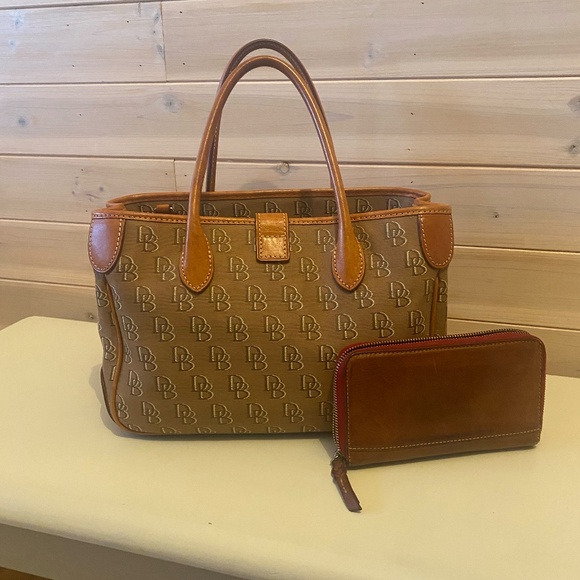 Dooney & Bourke Set - Picture 2 of 6